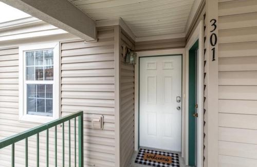 Branson Apartment | Charming Condos at Holiday Hills Resort - Beautifully Updated and Affordable - Family Amenities