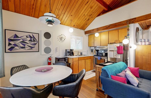 Seaside House | Charming & convenient cottage - one block from the beach & prom with front porch