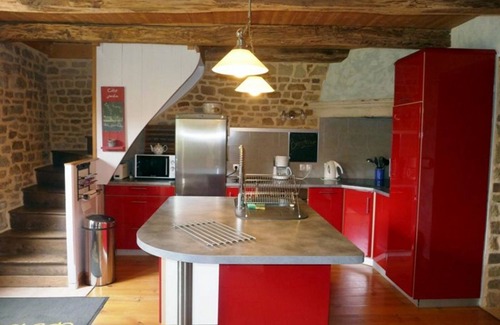 Fayl-Billot Cottage | Charming Cottage in Tranquil Village with Lush Gardens