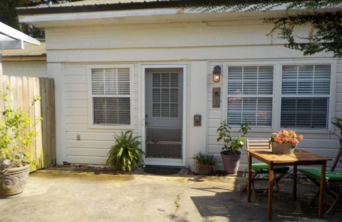 East Hill Cottage | Charming cottage in Pensacola