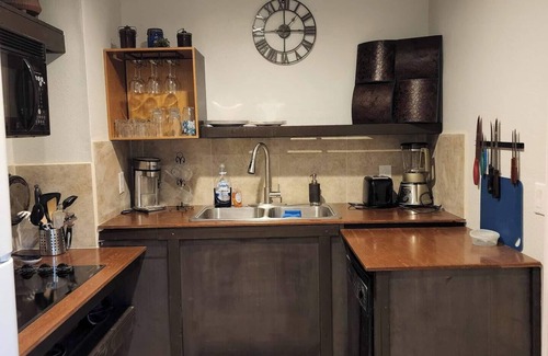 Royal Cottage | Charming cottage in Royal with WiFi and AC - perfect getaway