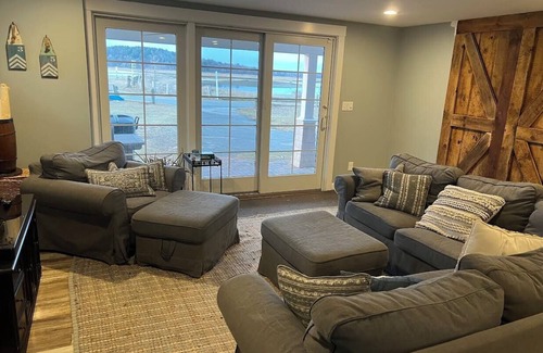 Great Neck Cottage | Charming Cottage Steps from Private Beach – Water Views & Little Neck Charm