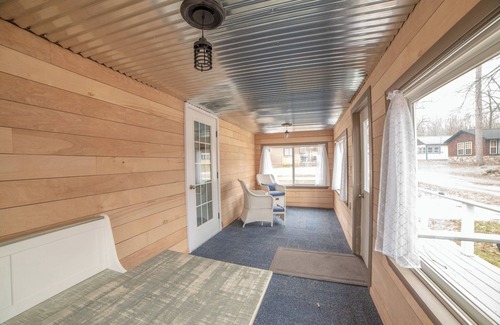 Grayling Cottage | Charming Cottage w/Lake Access and private Fire Pit