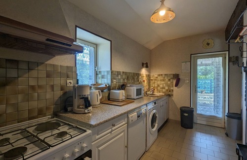 Nohant-Vic Cottage | Charming Cottage with Fireplace, Garden & WiFi Near Nohant