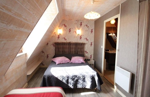 Ladinhac Cottage | Charming Cottage with Terrace, Near Hiking Routes & Scenic Villages