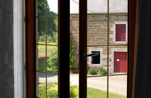 Vessey Cottage | Charming Cottage with Garden, Terrace, and Modern Amenities near Mont Saint-Michel
