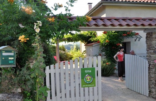 Chagnon Cottage | Charming cottage with terrace, Wi-Fi, and baby equipment