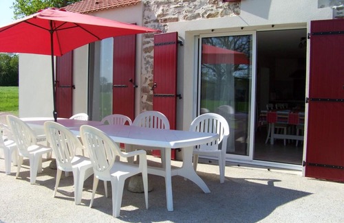 La Roche-sur-Yon Cottage | Charming Country House with Large Garden, Terrace, and Trampoline
