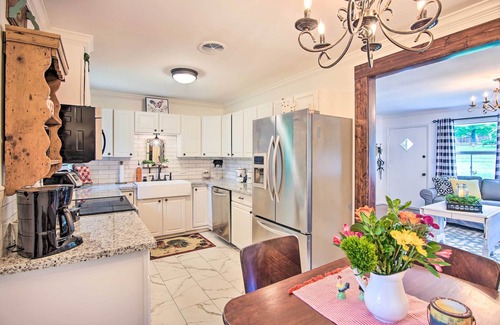 Tulsa House | Charming Country Cottage: 5 Mi to Downtown Tulsa!