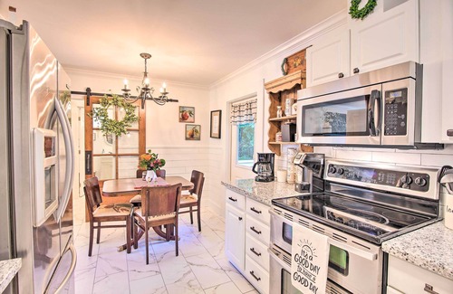 Tulsa House | Charming Country Cottage: 5 Mi to Downtown Tulsa!