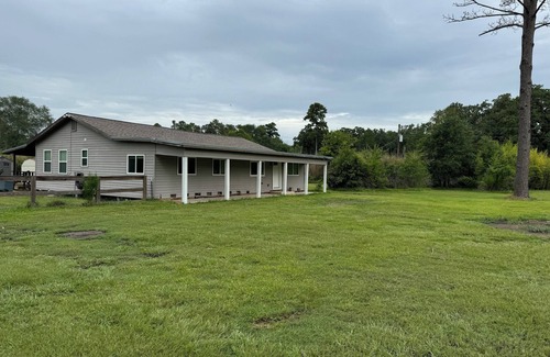 Magnolia House | Charming Country Home with Pool - Unit B