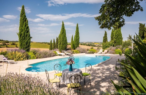 Montreal Cottage | Charming country house in a very quiet location with a large garden and private pool