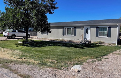 Enoch House | Charming Countryside, 3 bedroom, 2 bath home with plenty of parking.nn