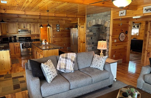 Rockbridge Cabin | Charming Cozy Cabin with breathtaking views in the heart of Hocking Hills