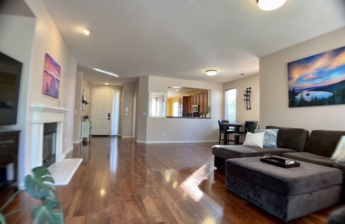 Reno House | Charming Cozy Casa 3BR, 2BA Reno Home - Near Skiing & Lake