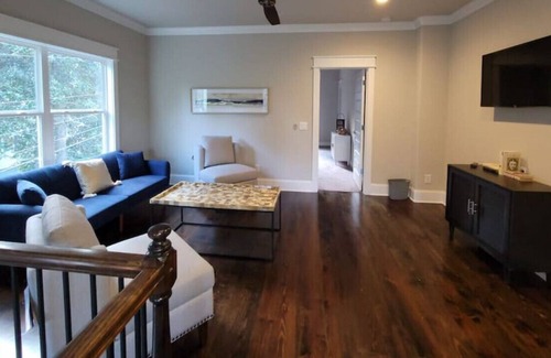 Suwanee House | Charming Custom Home in Historic Suwanee-Sleeps12