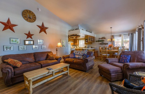 Pagosa Springs House | Charming Dog-Friendly Cabin | In the Forest, Near Skiing & Hot Springs