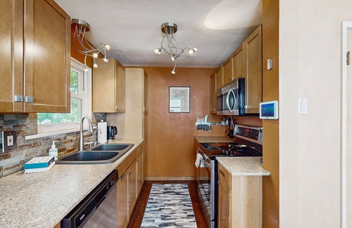 Roxhill House | Charming Dog-Friendly Bungalow in Walkable West Seattle