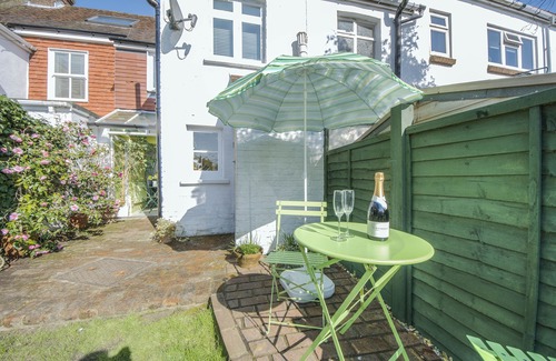 Arundel Cottage | Charming dog-friendly cottage in historic Arundel!