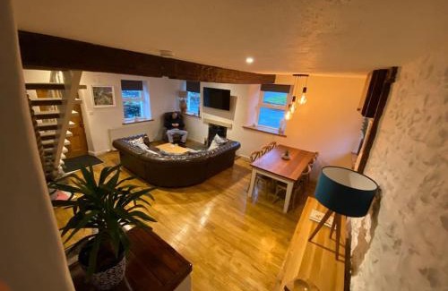 Austwick House | Charming dog-friendly Yorkshire Dales Cottage, Austwick