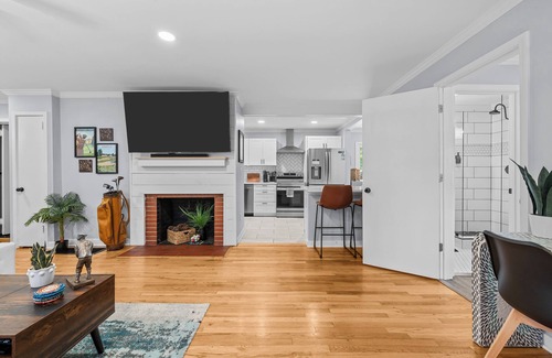 Southern Pines House | Charming Downtown Corner Cottage - 1 Block Walk to Food & Fun - Dog Friendly