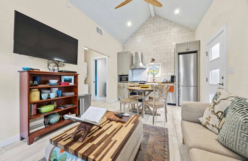 Rosedale House | Charming Downtown Casita