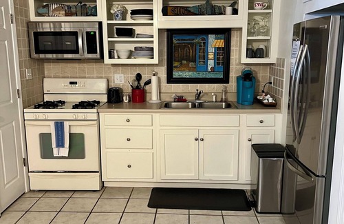 Fairhope House | Charming Downtown Fairhope Cottage – Walk to Everything!