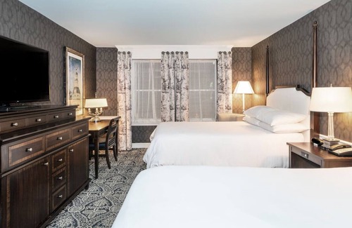 Historic District Hotel | Charming Downtown Hotel w/Vintage Character + Modern Amenities