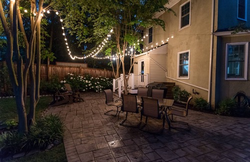Annapolis House | *Charming Downtown Oasis!* Private Parking, Patio & Yard! Walk Everywhere.