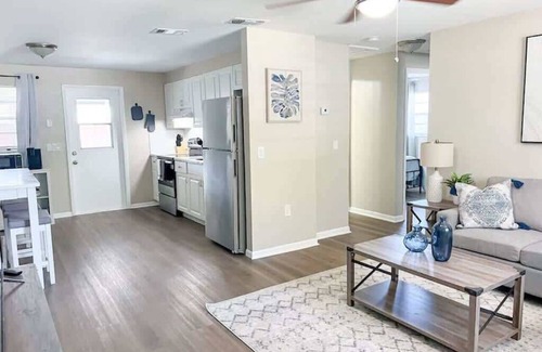Zephyrhills House | Charming Duplex in Zephyrhills! #1