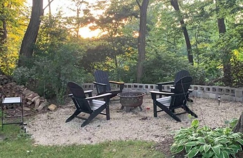 Cedarburg House | Charming duplex walkable to historic downtown Cedarburg