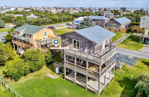 Avon House | Charming duplex with balcony, central AC, kitchenette, & dog-friendly
