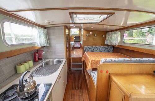 Five Oak Green Boat Rental | Charming Dutch Steel Cruiser Boat on the River Medway in the Garden of England