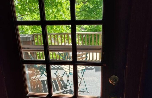 Downer Woods Apartment | Charming Eastside duplex