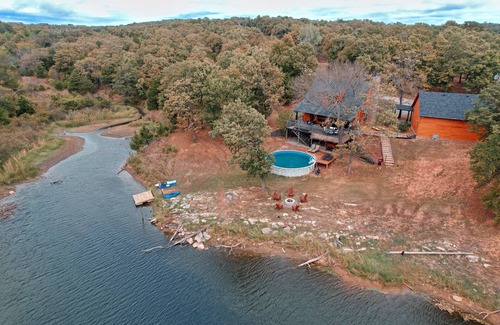 Sulphur Cabin | Charming EdgeWater Escape, private pool near Arbuckle Lake