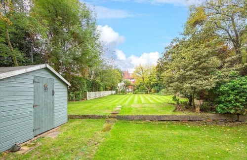 Elstree House | Charming Edwardian 5 Bed House | London