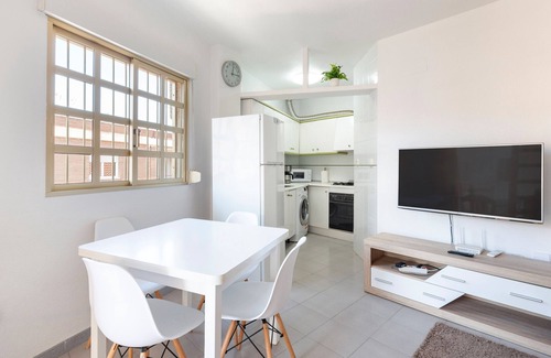 Los Cuarteros Apartment | 'Charming Playa Arena' Apartment with Sea Views, Wi-Fi and Air Conditioning