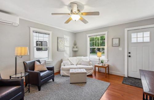 Eugene House | Charming Eugene Retreat Private Hot Tub and Yard!