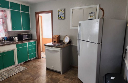 Austin House | Charming Family 1-level and pet-friendly Home