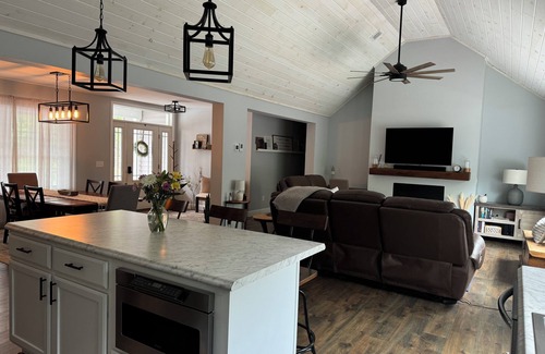 Saugerties House | Charming family friendly house in Saugerties. Central to local attractions.
