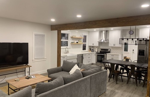 McCall House | Charming Family/Pet Friendly Home on Lake Street! One minute walk to downtown.