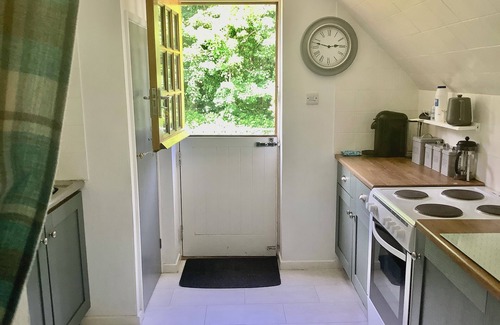 Wareham Apartment | Charming Farm Stay in Dorset. Cozy Self Catering Apartment with scenic views.