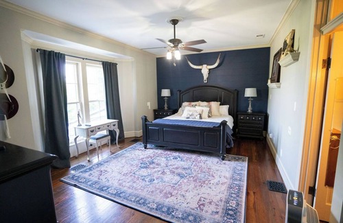 Crestwood Other | Charming farm stay with 4 bedrooms, minutes from Yew Dell Gardens/Louisville