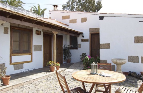 Guia de Isora Cottage | Charming Finca Las Dulces: Organic Farm Stay with Pool amp; Sea View in S