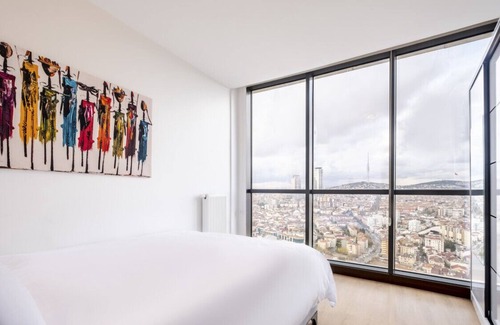 Atasehir Apartment | Charming Flat with City View in Atasehir