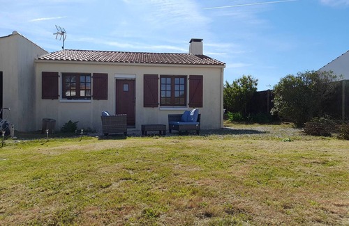 Saint-Hilaire-de-Riez House | Charming Renovated Villa near Beach with Enclosed Garden and Parking