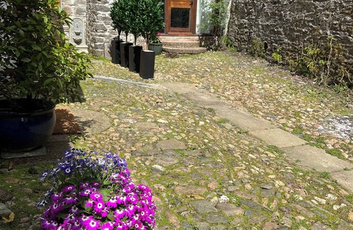 South Brent House | Charming, full of character barn in beautiful Rattery in an amazing location