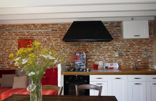 Pommevic Cottage | CHARMING GÎTE. VELO VOIE VERTE. POMMEVIC. 3 PERS