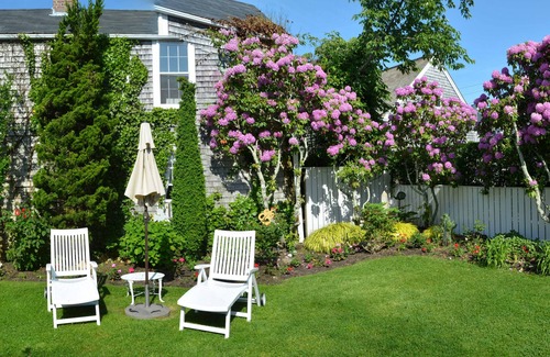 Nantucket Town House | Charming Garden Unit 1 Rooms - King Bed - Private Bath