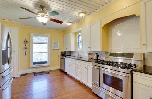 Georgetown House | Charming Georgetown Home - Walk to Downtown!